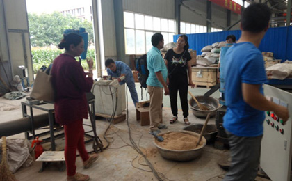 Malaysia customers came to our company to order pellet machine